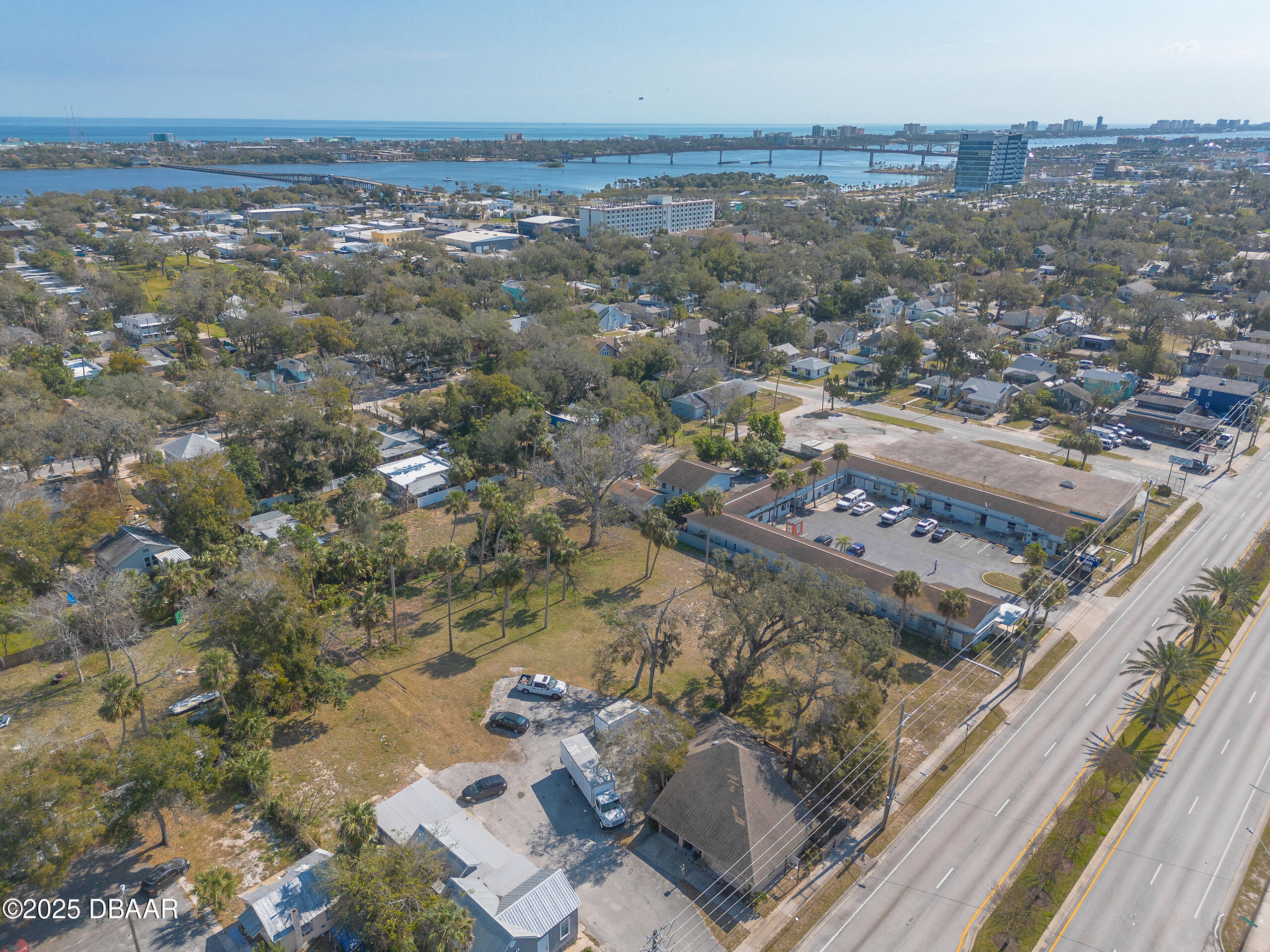 629 Ridgewood Avenue Daytona Beach, FL 32117 - Photo 3 of 10 631-77