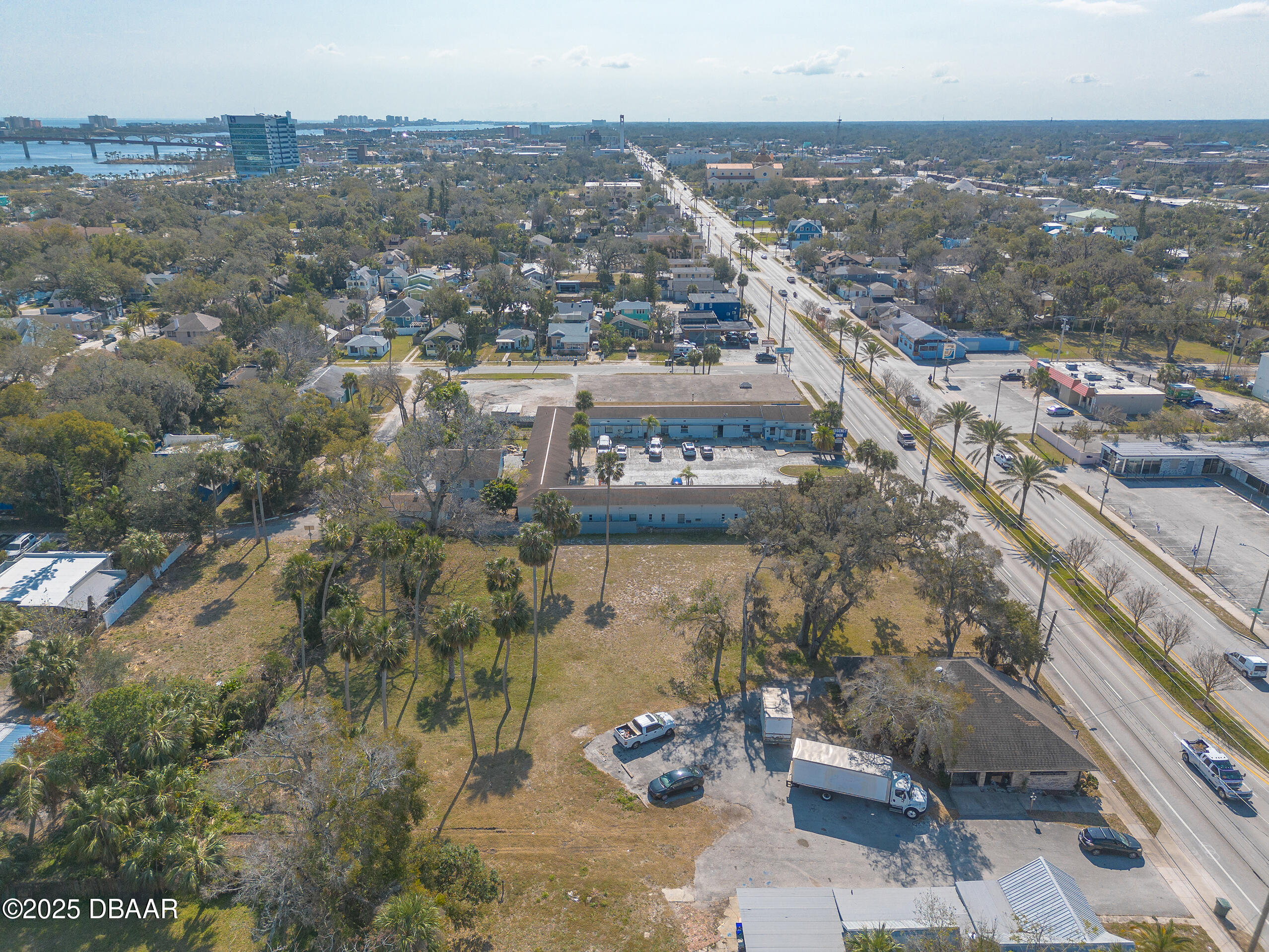 629 Ridgewood Avenue Daytona Beach, FL 32117 - Photo 4 of 10 631-78