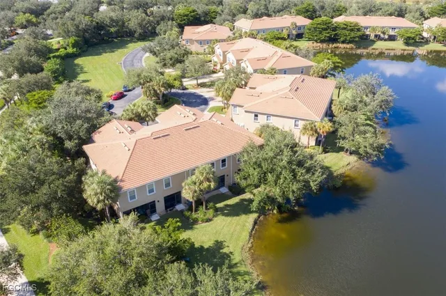 $200,000 | 3100 Cottonwood Bend, Unit 1902, Fort Myers, FL 33905