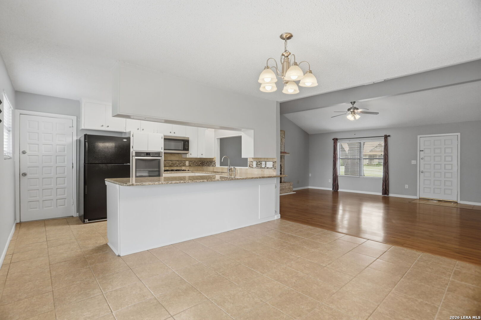 303 Castle Court Converse, TX 78109 - Photo 11 of 28
