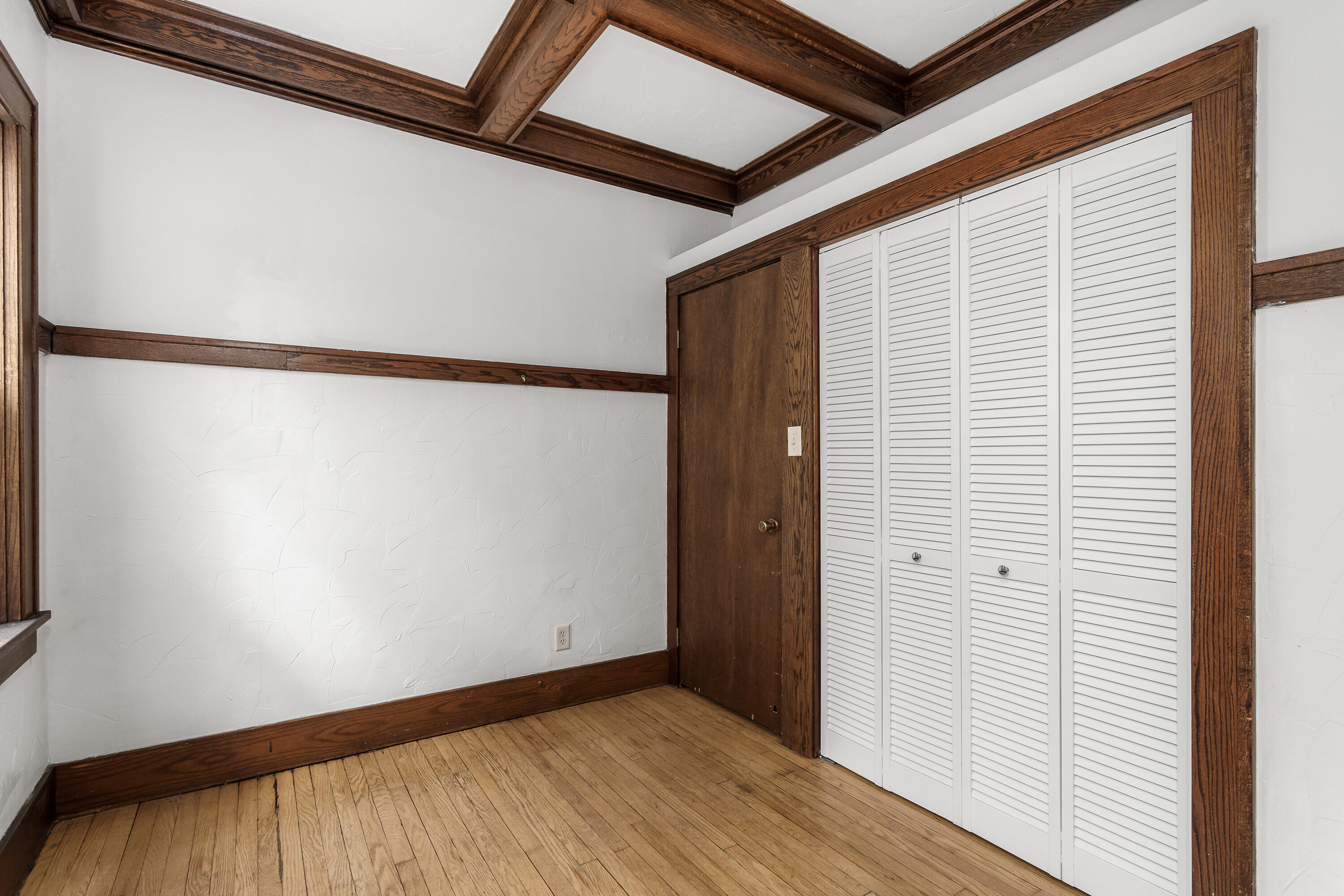 400 South 4th Street Watertown, WI 53094 - Photo 18 of 42 Bedroom 3 closet view, main