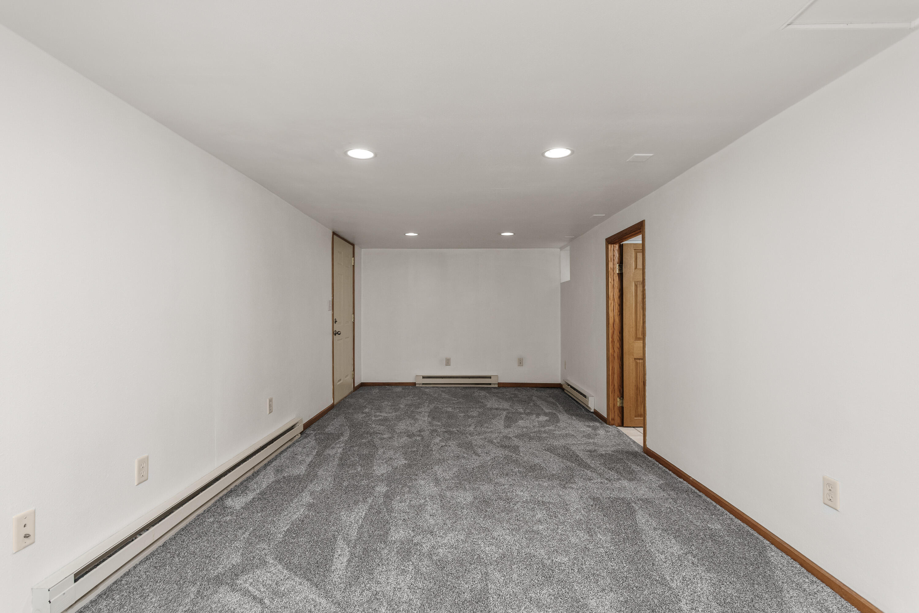 400 South 4th Street Watertown, WI 53094 - Photo 34 of 42 Living room, lower