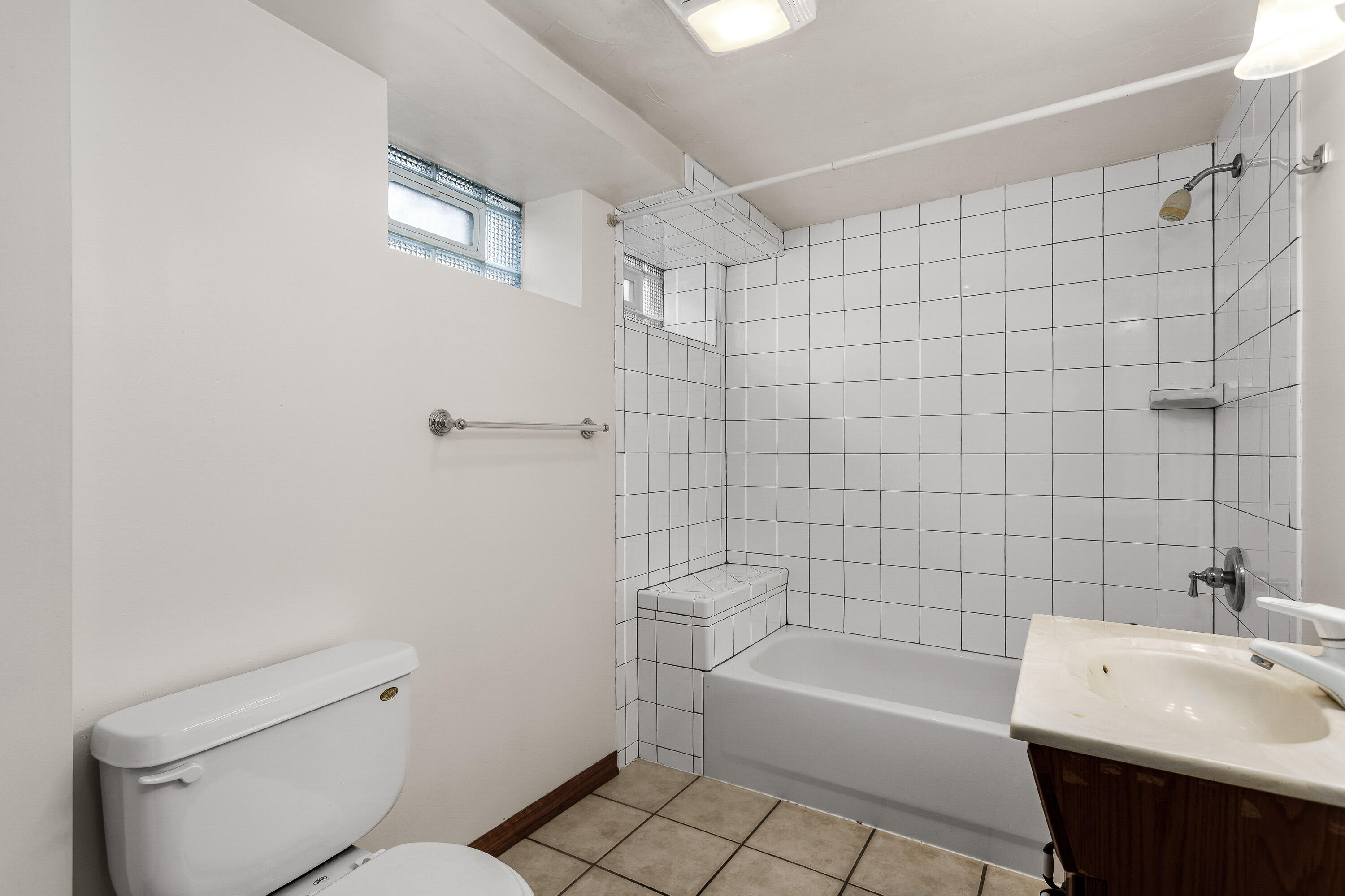 400 South 4th Street Watertown, WI 53094 - Photo 35 of 42 Full bath, lower