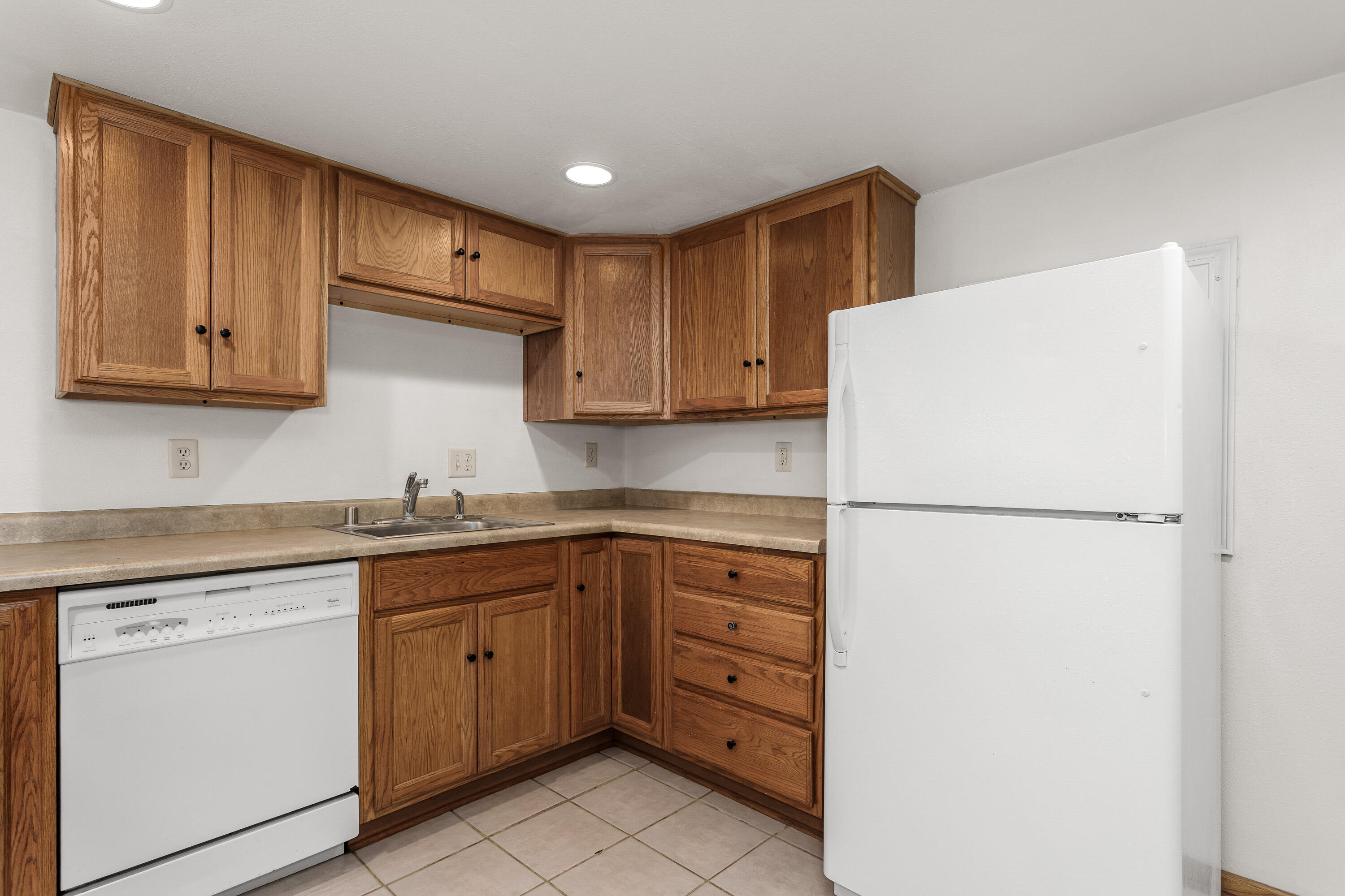 400 South 4th Street Watertown, WI 53094 - Photo 37 of 42 Kitchen, lower