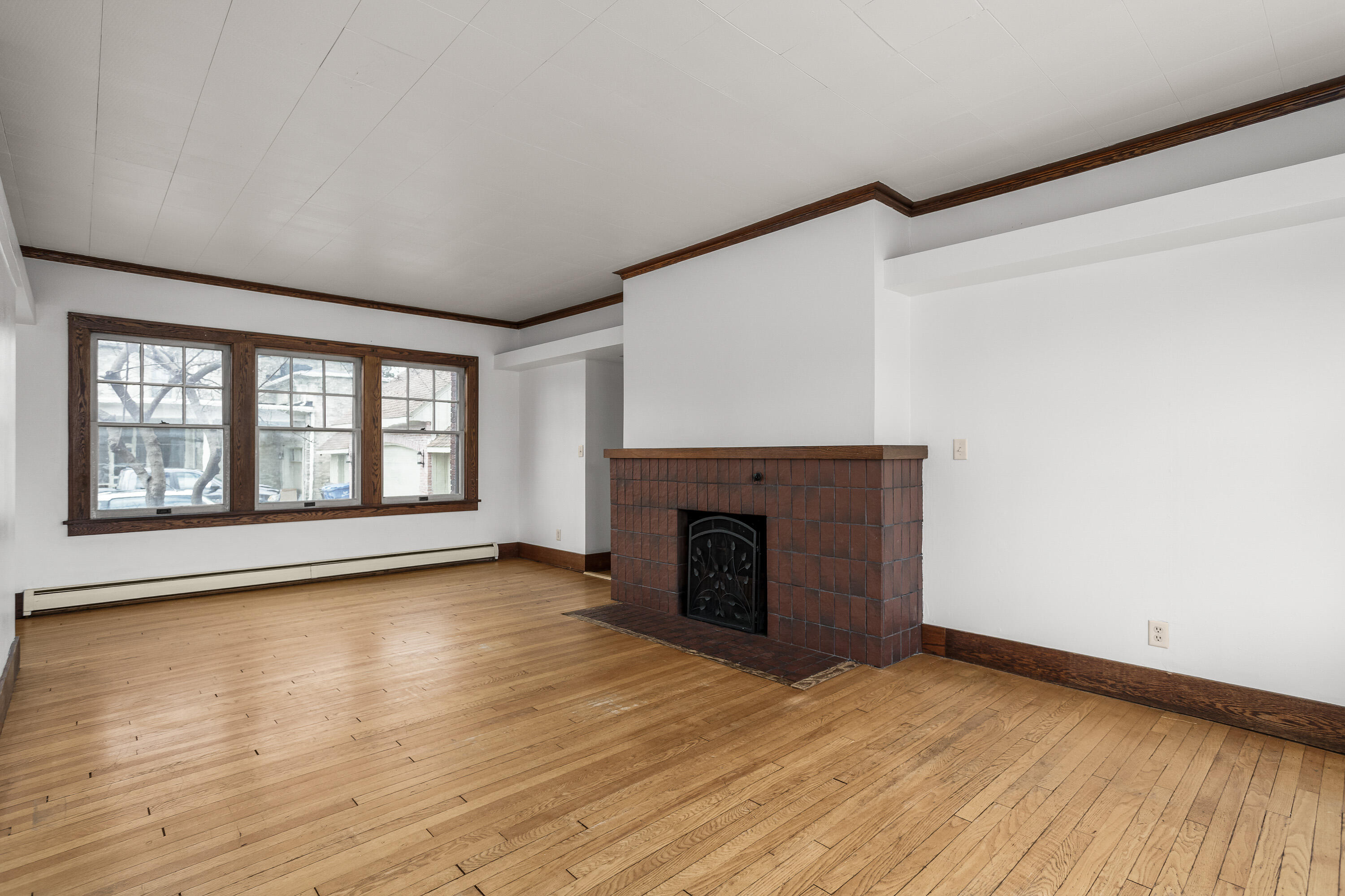400 South 4th Street Watertown, WI 53094 - Photo 7 of 42 Living room fireplace, main level