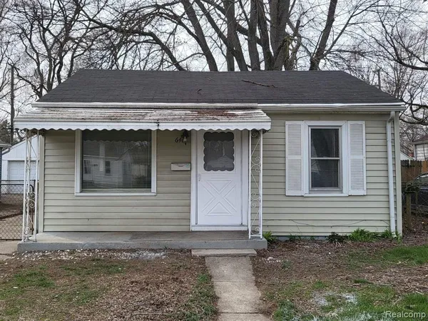 $975 | 6466 Cooper Street, Taylor, MI 48180