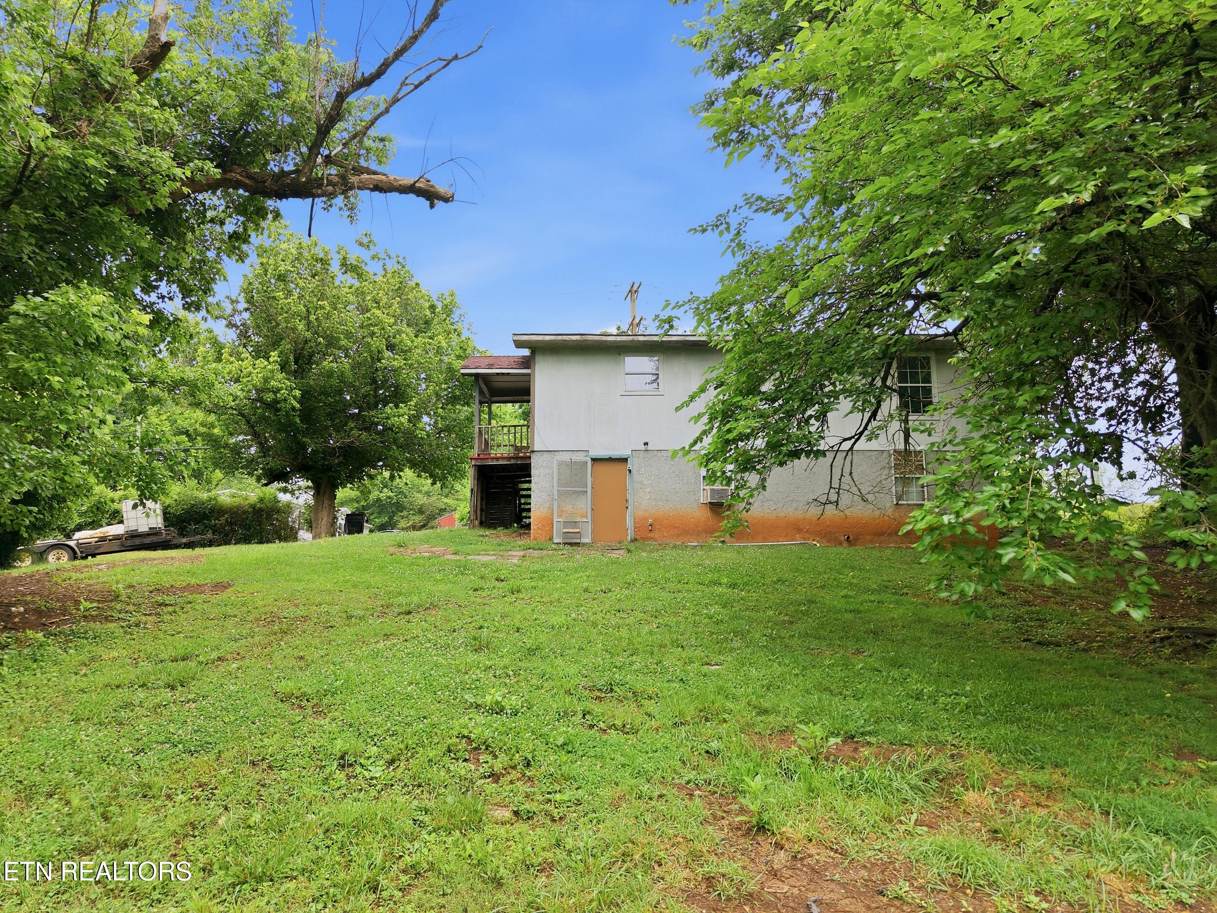 809 East Rhoten Street Jefferson City, TN 37760 - Photo 12 of 22 5_809_e_rhoten_st_0005