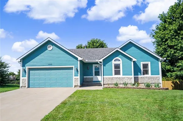 $375,000 | 1003 Lisa Court, Baldwin City, KS 66006