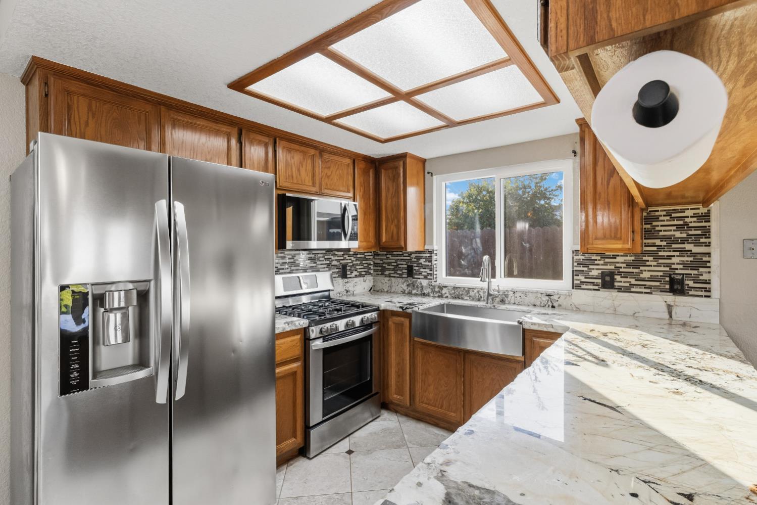 1565 Larry Street Olivehurst, CA 95961 - Photo 9 of 27