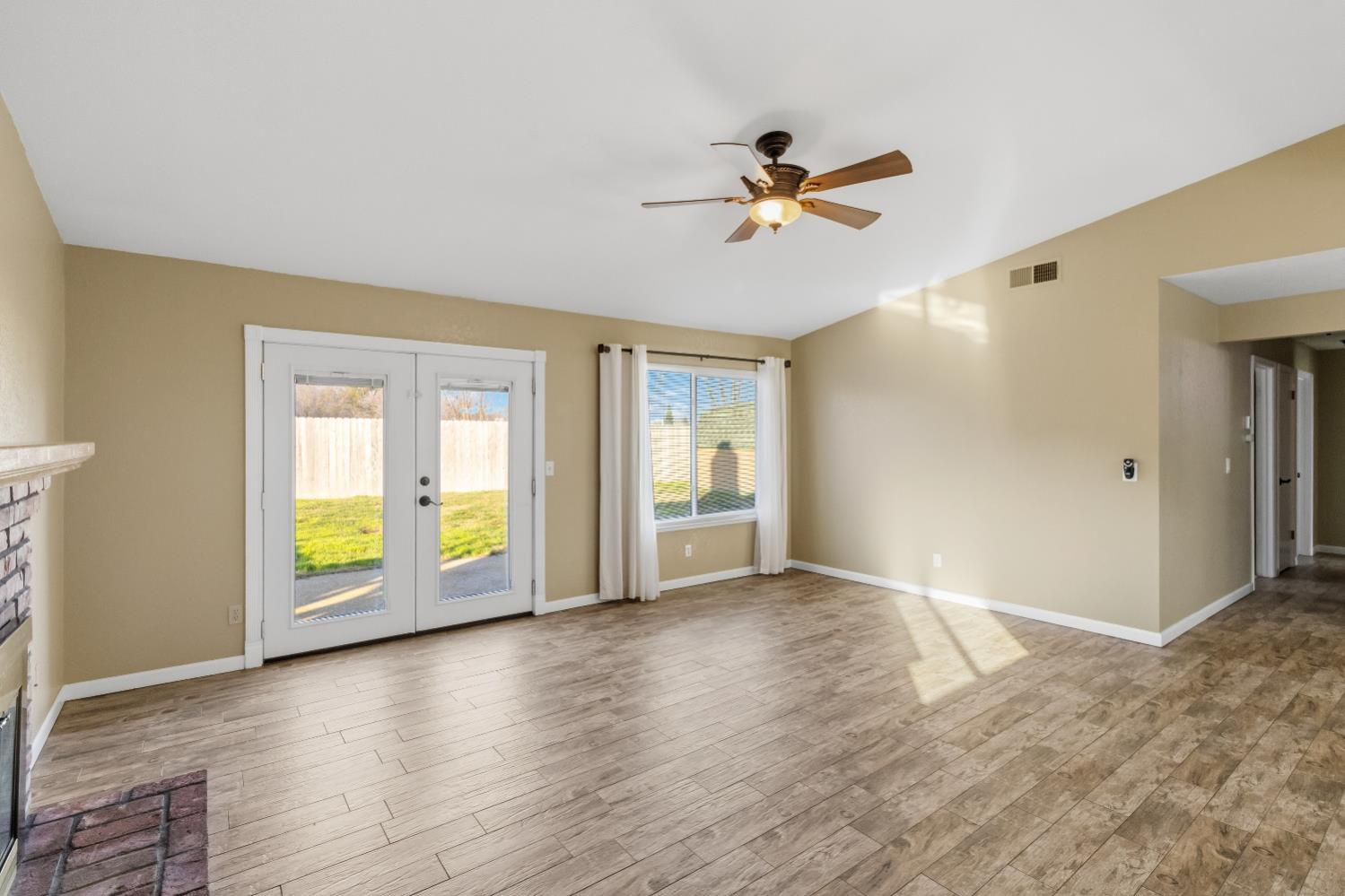 1565 Larry Street Olivehurst, CA 95961 - Photo 10 of 27