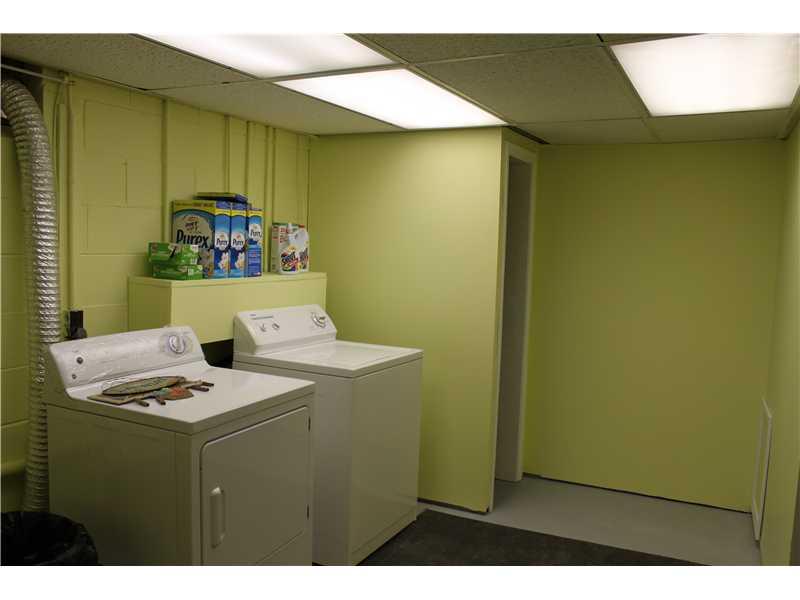 335 West Roberts Road Indianapolis, IN 46217 - Photo 13 of 18 Gallery Image 13