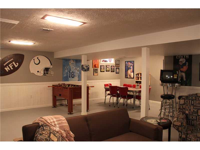 335 West Roberts Road Indianapolis, IN 46217 - Photo 15 of 18 Gallery Image 15