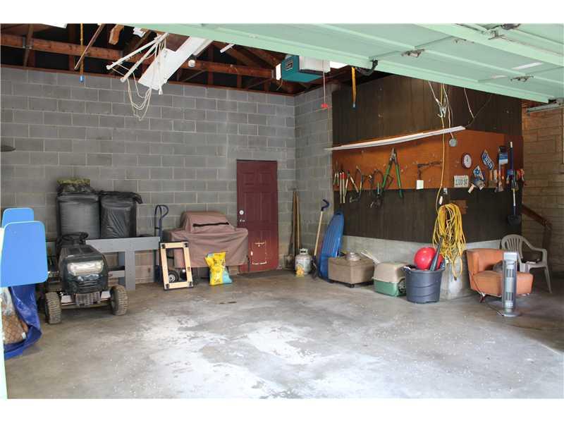 335 West Roberts Road Indianapolis, IN 46217 - Photo 17 of 18 Gallery Image 17