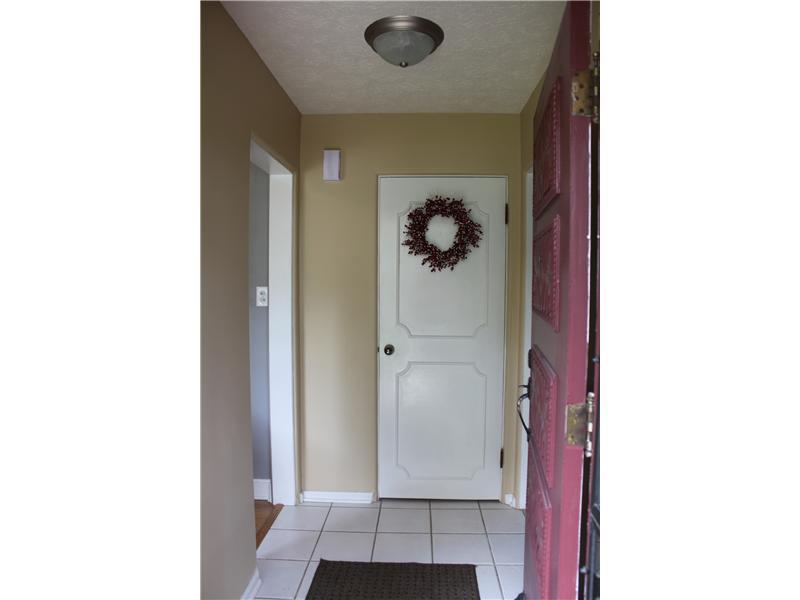 335 West Roberts Road Indianapolis, IN 46217 - Photo 5 of 18 Gallery Image 5