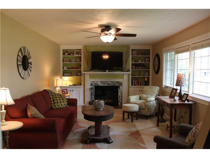 335 West Roberts Road Indianapolis, IN 46217 - Photo 6 of 18 Gallery Image 6