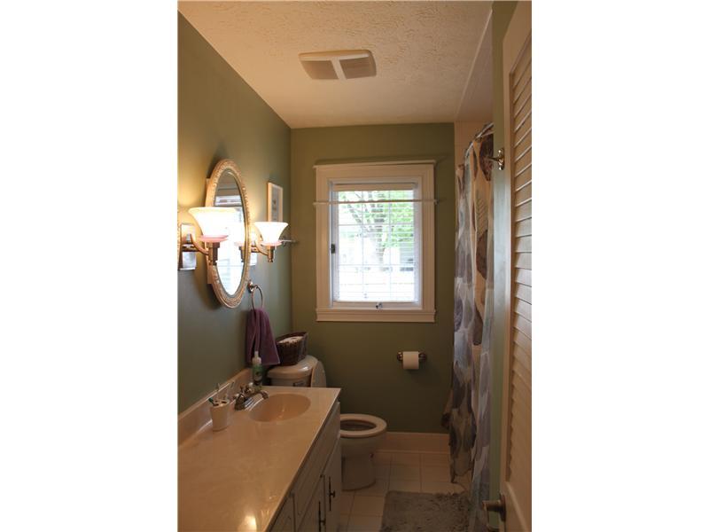 335 West Roberts Road Indianapolis, IN 46217 - Photo 8 of 18 Gallery Image 8