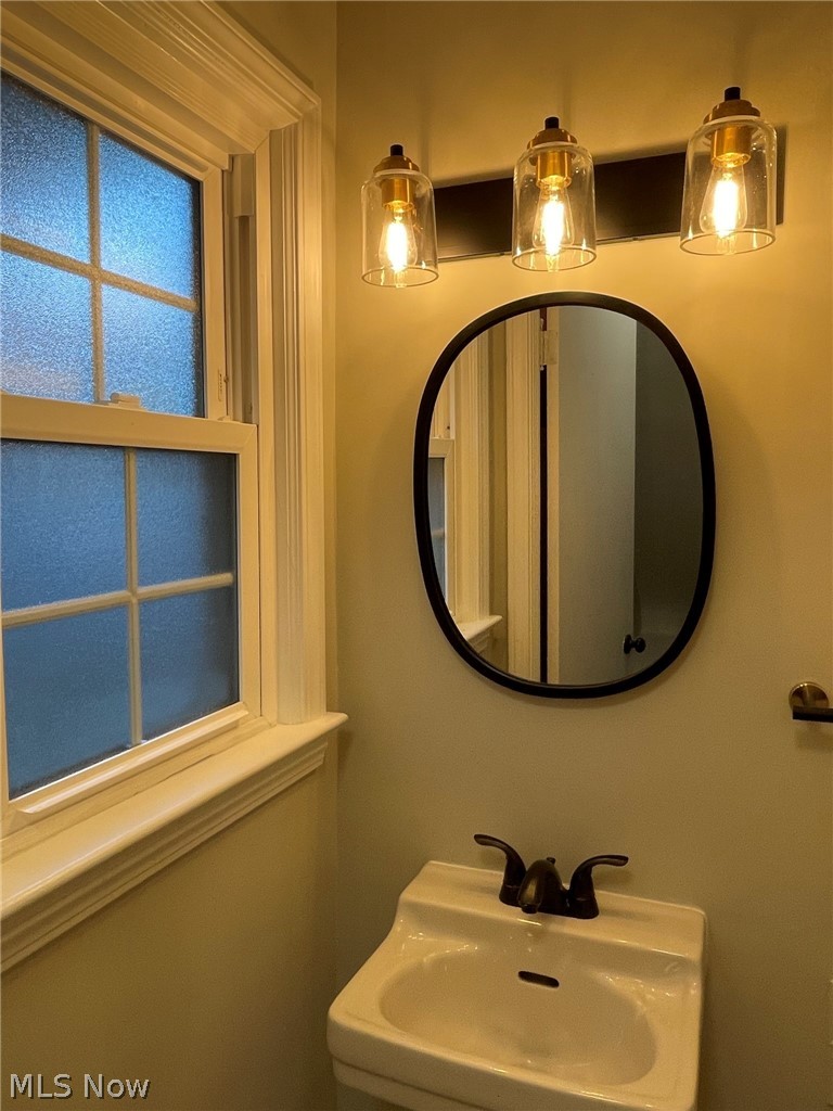 3877 Silsby Road Cleveland, OH 44118 - Photo 13 of 25 Gallery Image 13