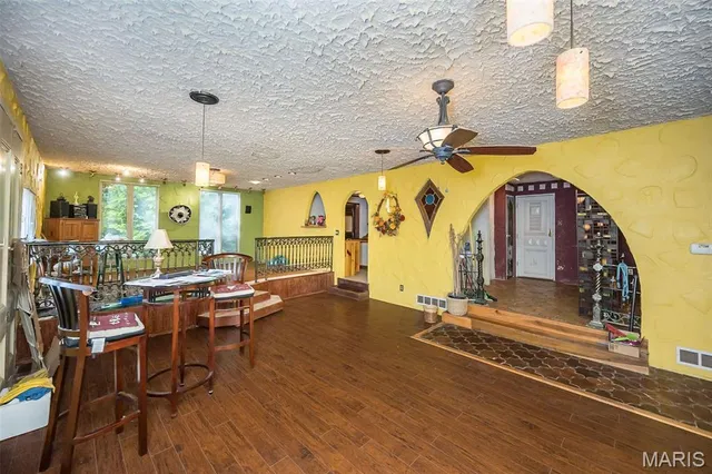 $450,000 | 235 Quindaro Drive, Florissant, MO 63034