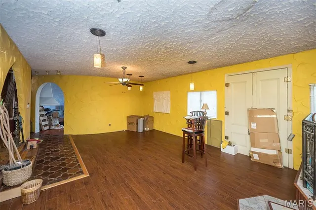 $450,000 | 235 Quindaro Drive, Florissant, MO 63034