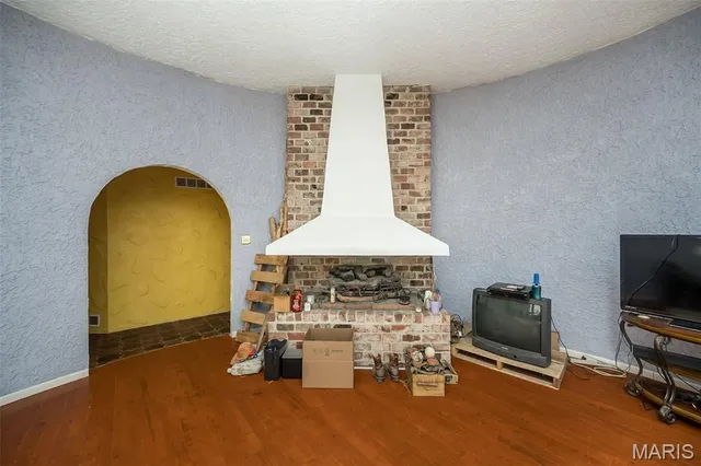 $450,000 | 235 Quindaro Drive, Florissant, MO 63034