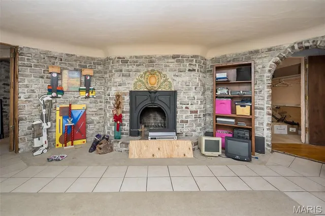 $450,000 | 235 Quindaro Drive, Florissant, MO 63034