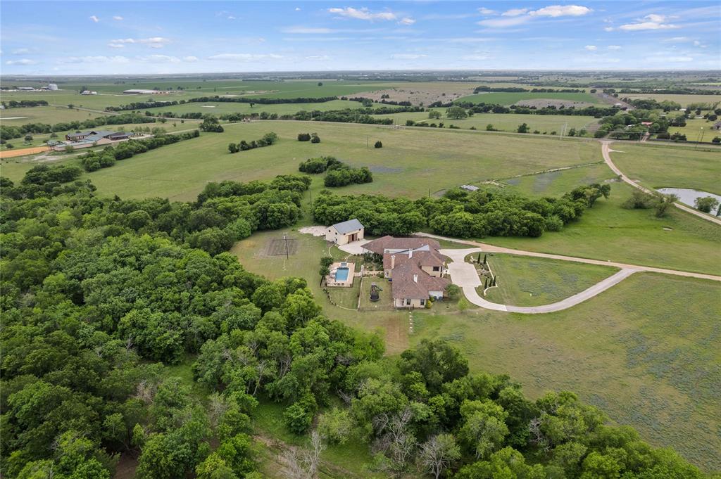 4101 Howard Road Waxahachie, TX 75165 - Photo 1 of 40