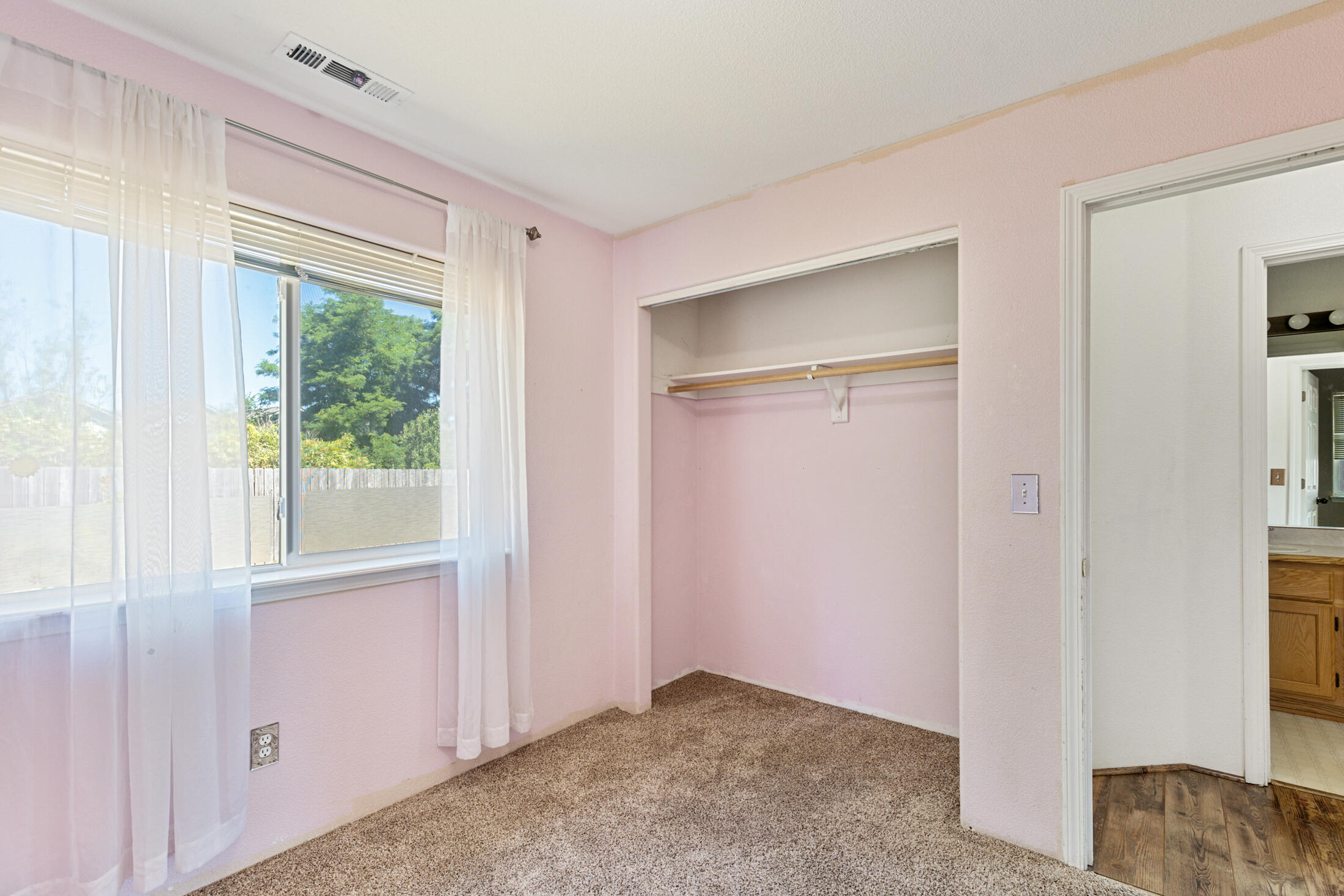 1238 West Harbeck Road Grants Pass, OR 97527 - Photo 17 of 26 0R1A3997