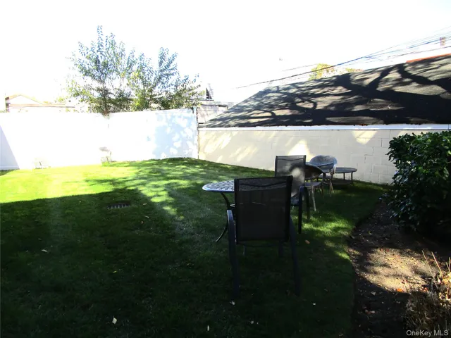 $338,000 | 43 North Forest Avenue, Unit C23, Rockville Centre, NY 11570