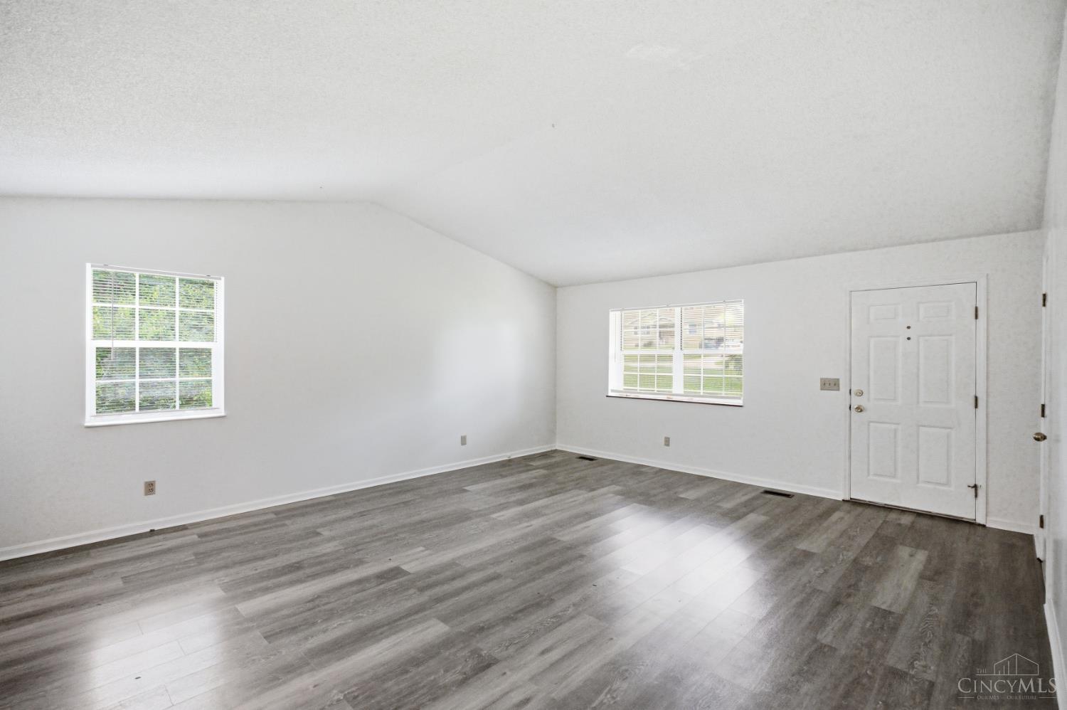3435 Blue Rock Road Cincinnati, OH 45247 - Photo 15 of 49