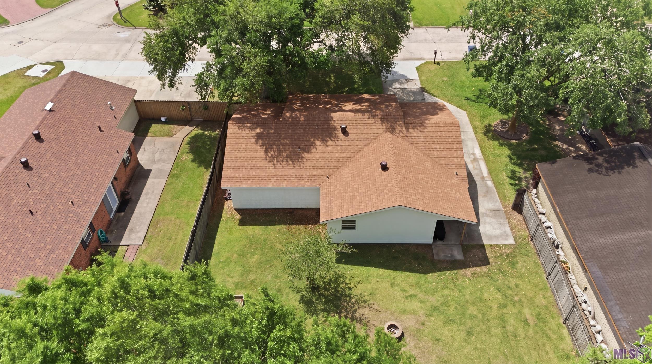 202 Hebert Street Berwick, LA 70342 - Photo 13 of 14 Roof/overview