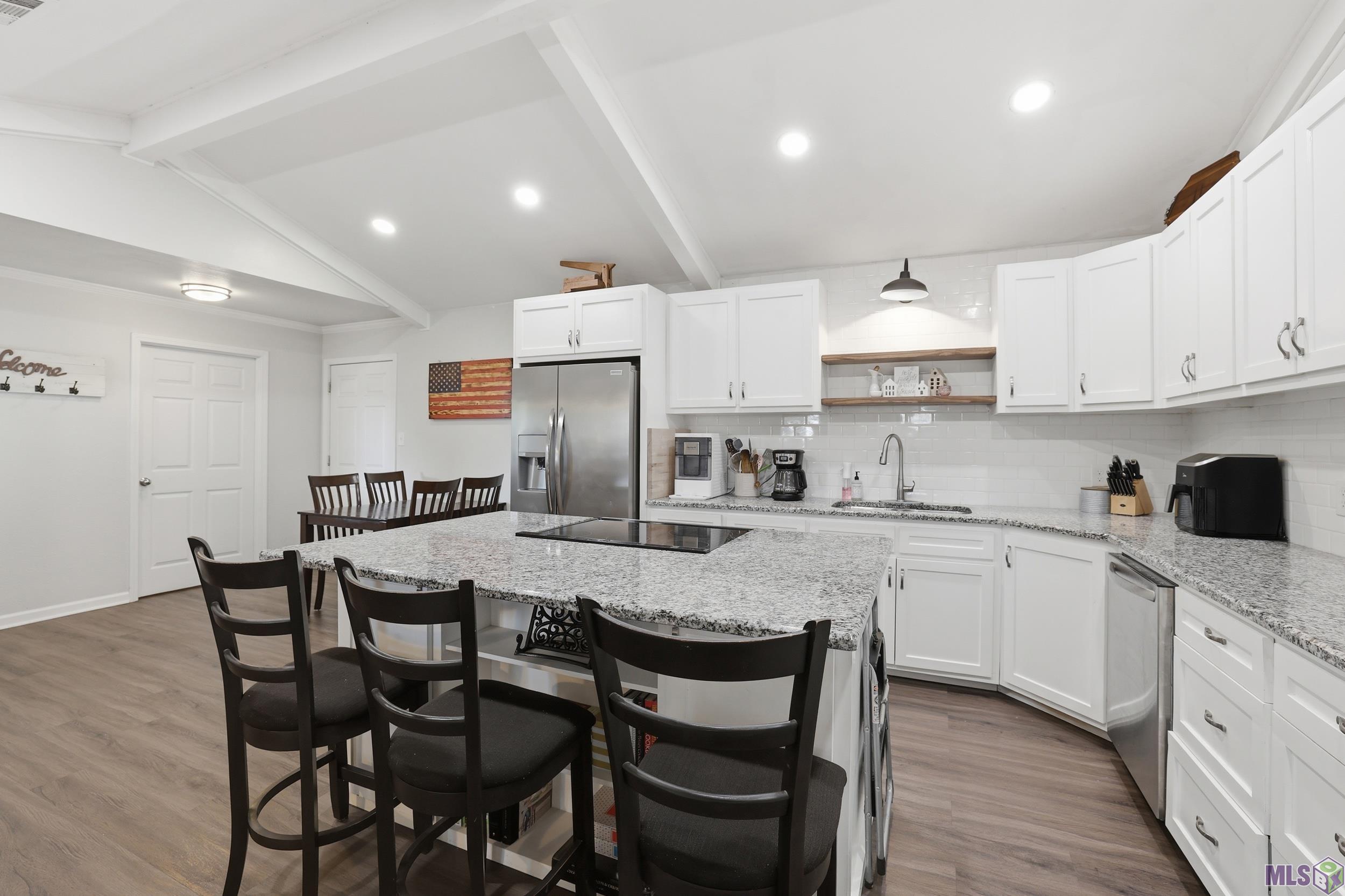 202 Hebert Street Berwick, LA 70342 - Photo 7 of 14 Kitchen/dining