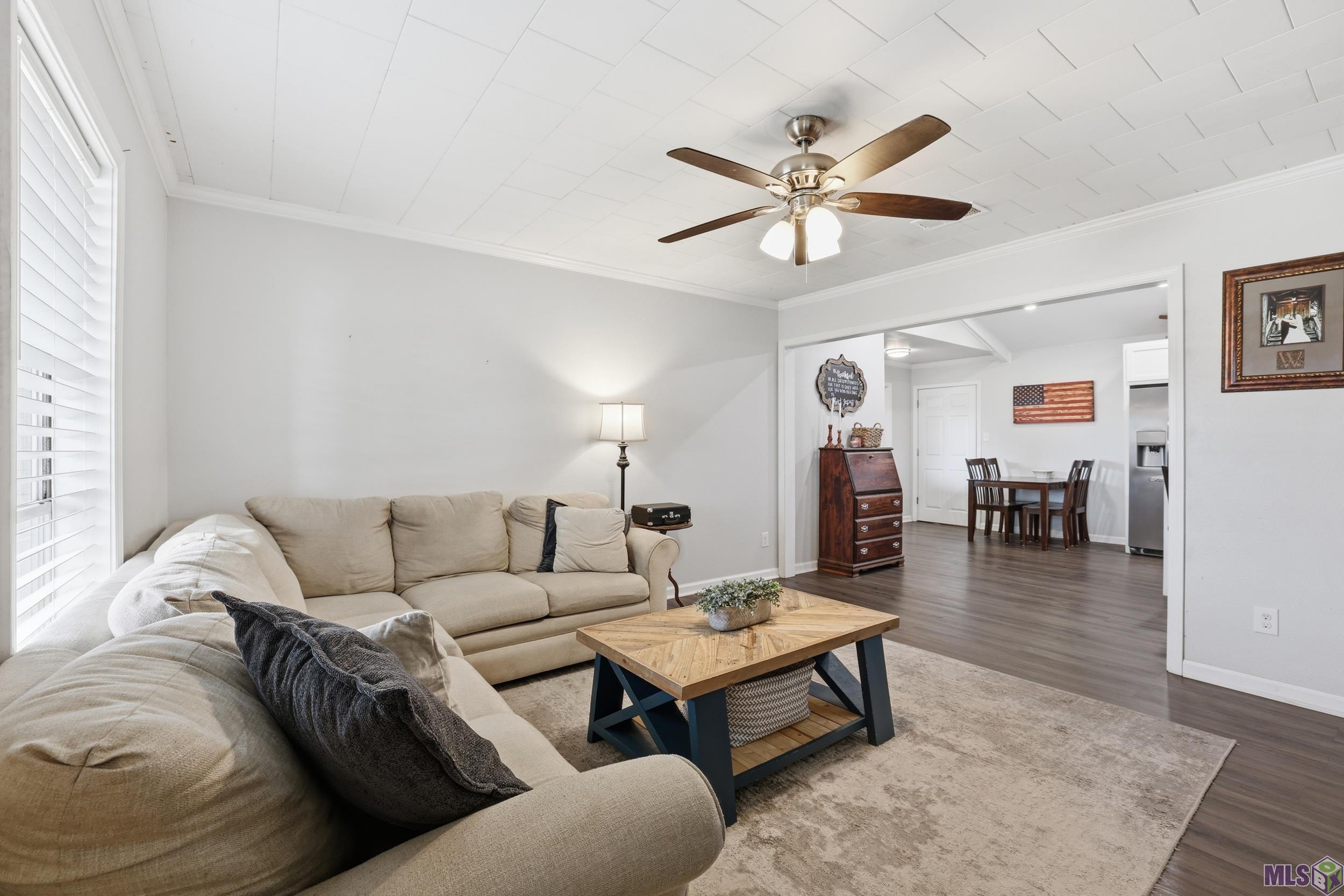 202 Hebert Street Berwick, LA 70342 - Photo 10 of 14 Living Room