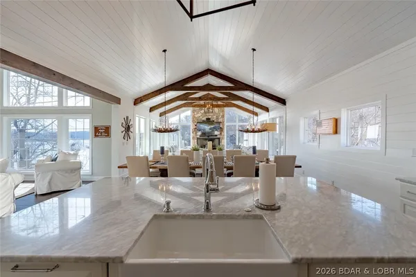 $1,750,000 | 1224 Palisades Drive, Four Seasons, MO 65049