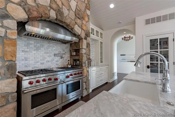 $1,750,000 | 1224 Palisades Drive, Four Seasons, MO 65049