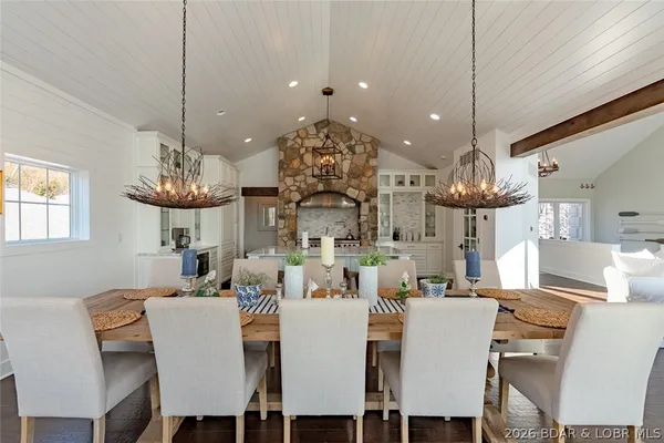 $1,750,000 | 1224 Palisades Drive, Four Seasons, MO 65049