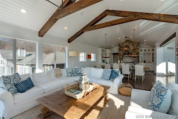 $1,750,000 | 1224 Palisades Drive, Four Seasons, MO 65049