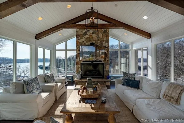 $1,750,000 | 1224 Palisades Drive, Four Seasons, MO 65049