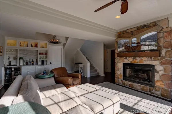 $1,750,000 | 1224 Palisades Drive, Four Seasons, MO 65049