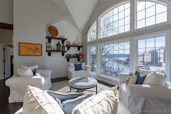 $1,750,000 | 1224 Palisades Drive, Four Seasons, MO 65049