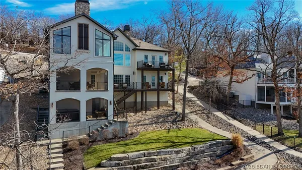 $1,750,000 | 1224 Palisades Drive, Four Seasons, MO 65049