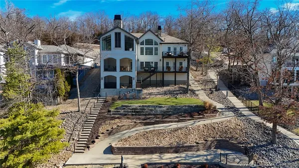 $1,750,000 | 1224 Palisades Drive, Four Seasons, MO 65049