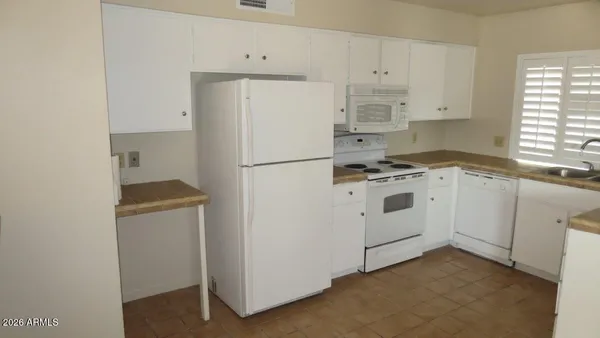 $1,750 | 4030 East Windrose Drive, Phoenix, AZ 85032