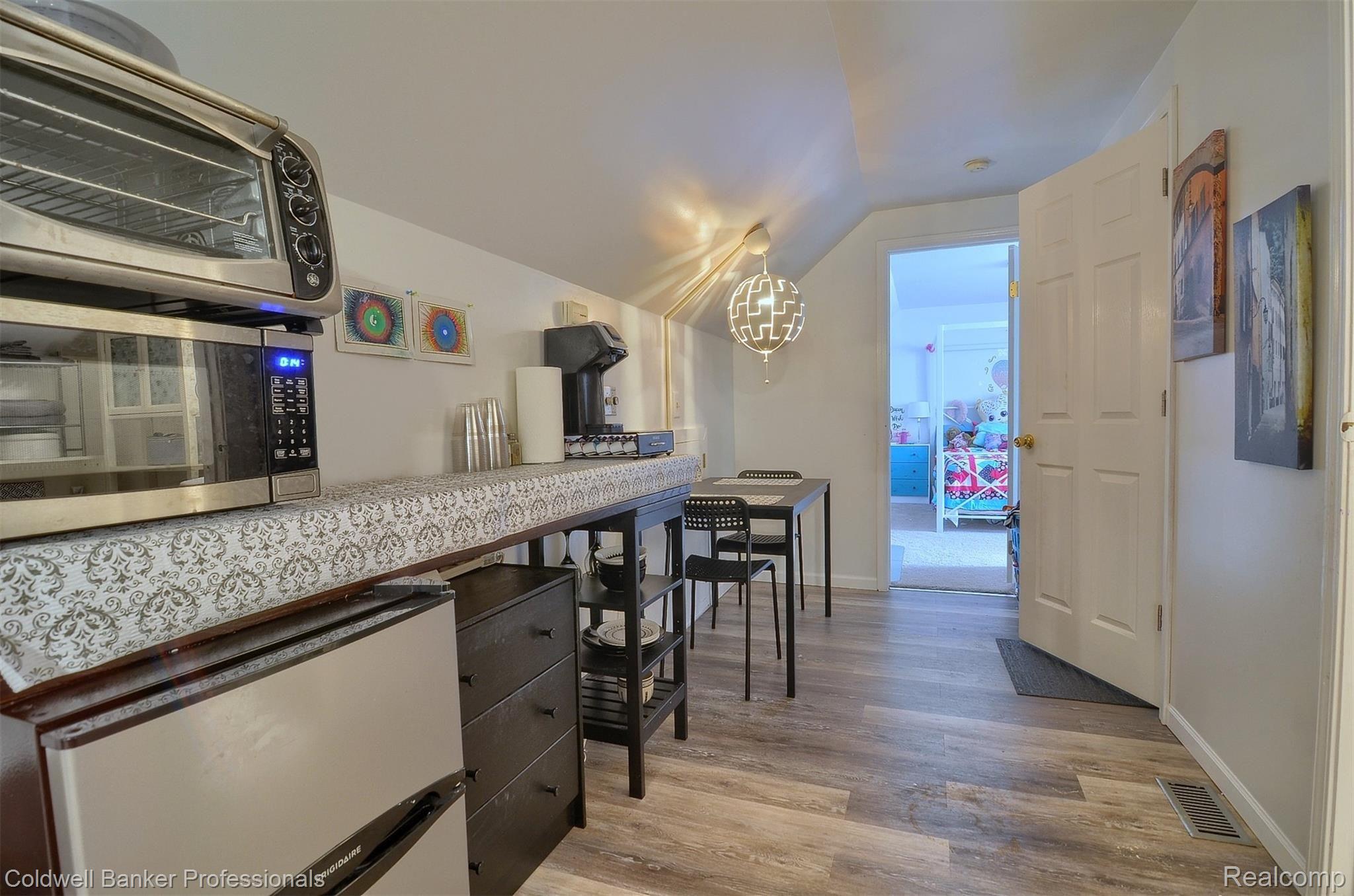 21973 Rust Road New Boston, MI 48164 - Photo 19 of 30 19-Bar.jpg