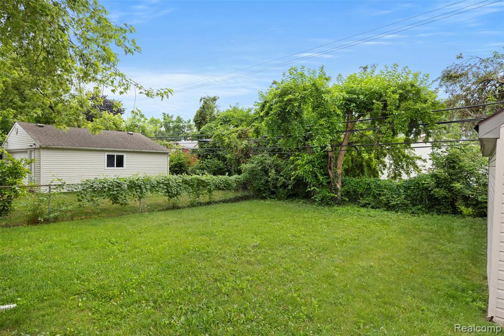 2983 Kenmore Road Berkley, MI 48072 - Photo 19 of 23 Gallery Image 19