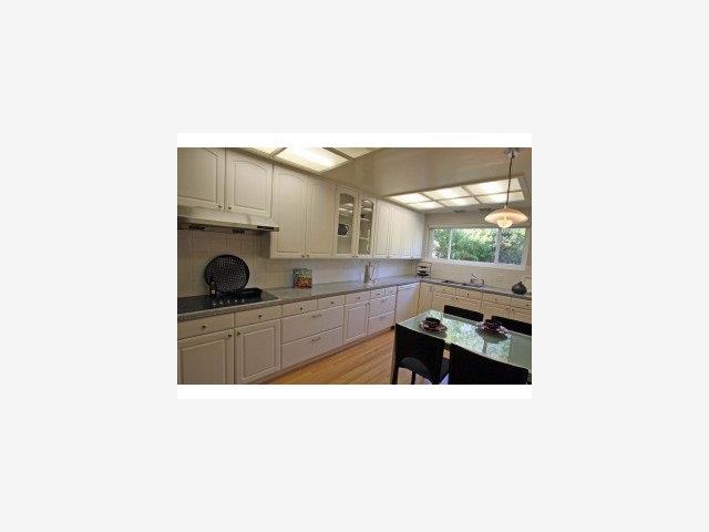 283 Quinnhill Road Los Altos, CA 94024 - Photo 6 of 9 Gallery Image 6