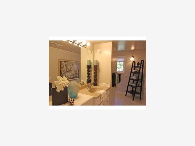 283 Quinnhill Road Los Altos, CA 94024 - Photo 8 of 9 Gallery Image 8