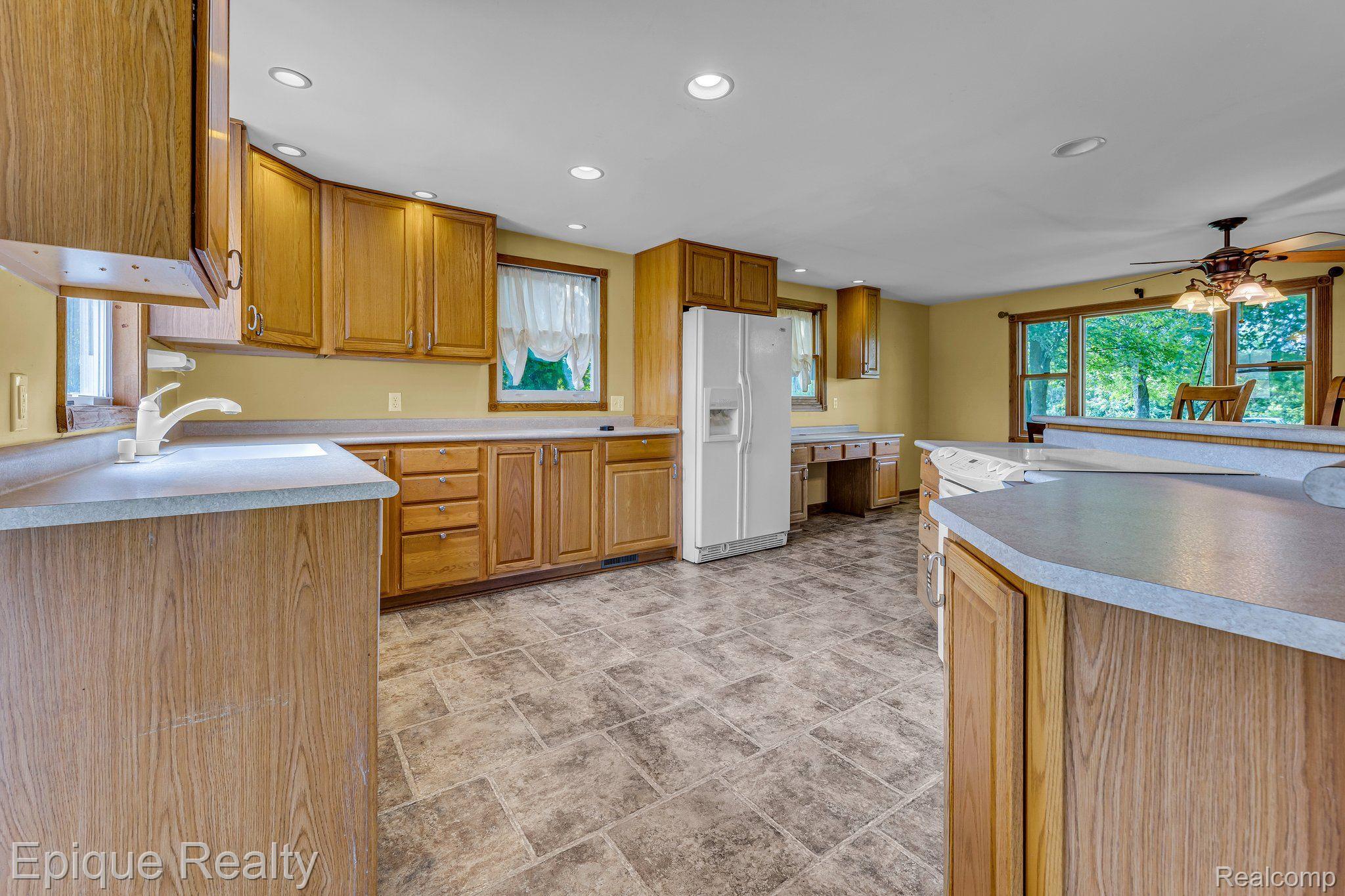 11545 Speaker Road Yale, MI 48097 - Photo 4 of 22 Gallery Image 4
