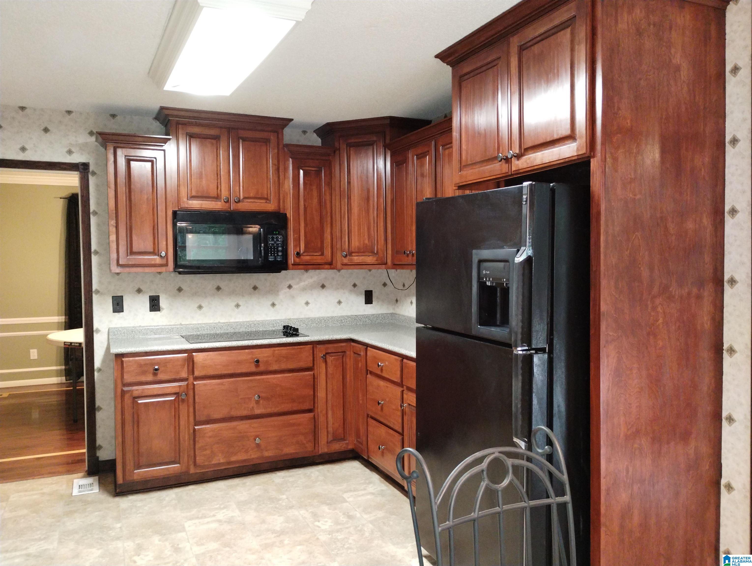 1829 Hamilton Road Pelham, AL 35124 - Photo 6 of 27