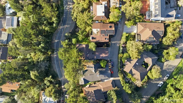 $998,000 | 8440 Skyline Boulevard, Oakland, CA 94611