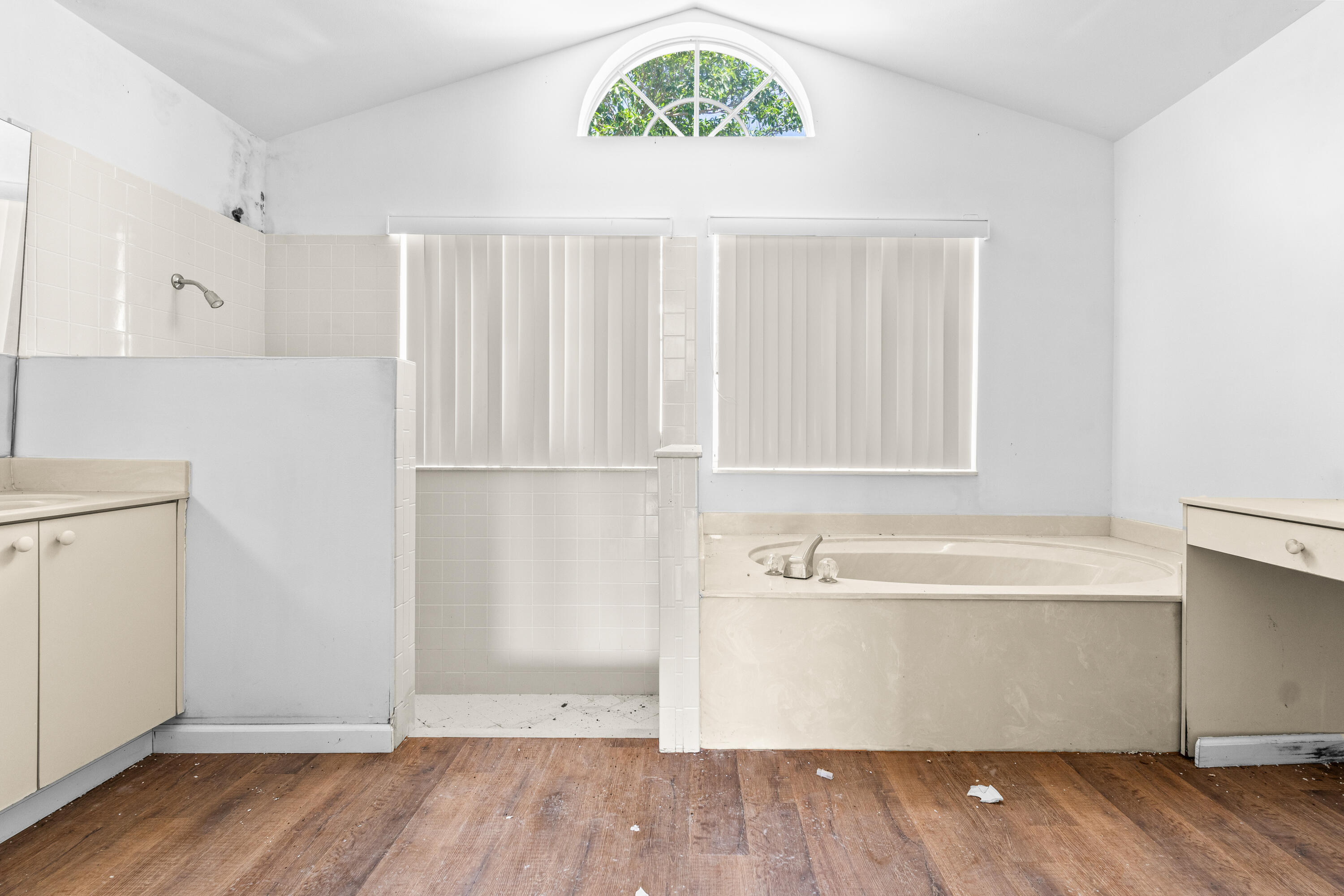 8885 Spring Valley Drive Boynton Beach, FL 33472 - Photo 19 of 38 BATHROOM